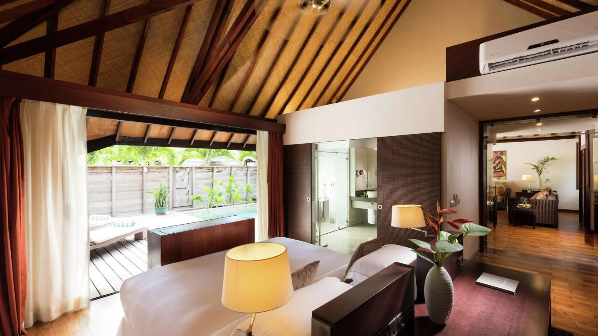 Hilton Moorea Lagoon Resort & Spa Papetoai