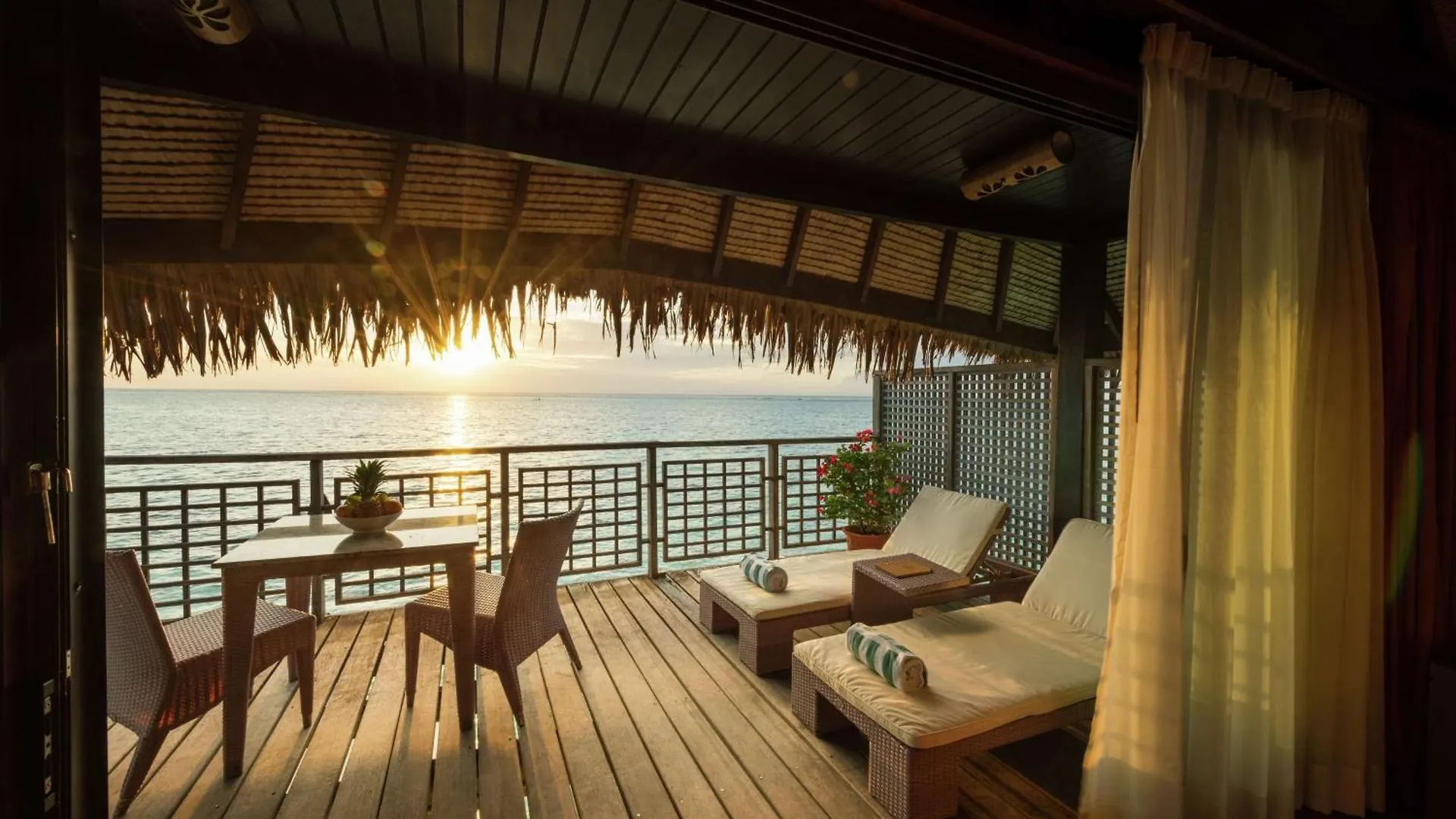 Hilton Moorea Lagoon Resort & Spa Papetoai