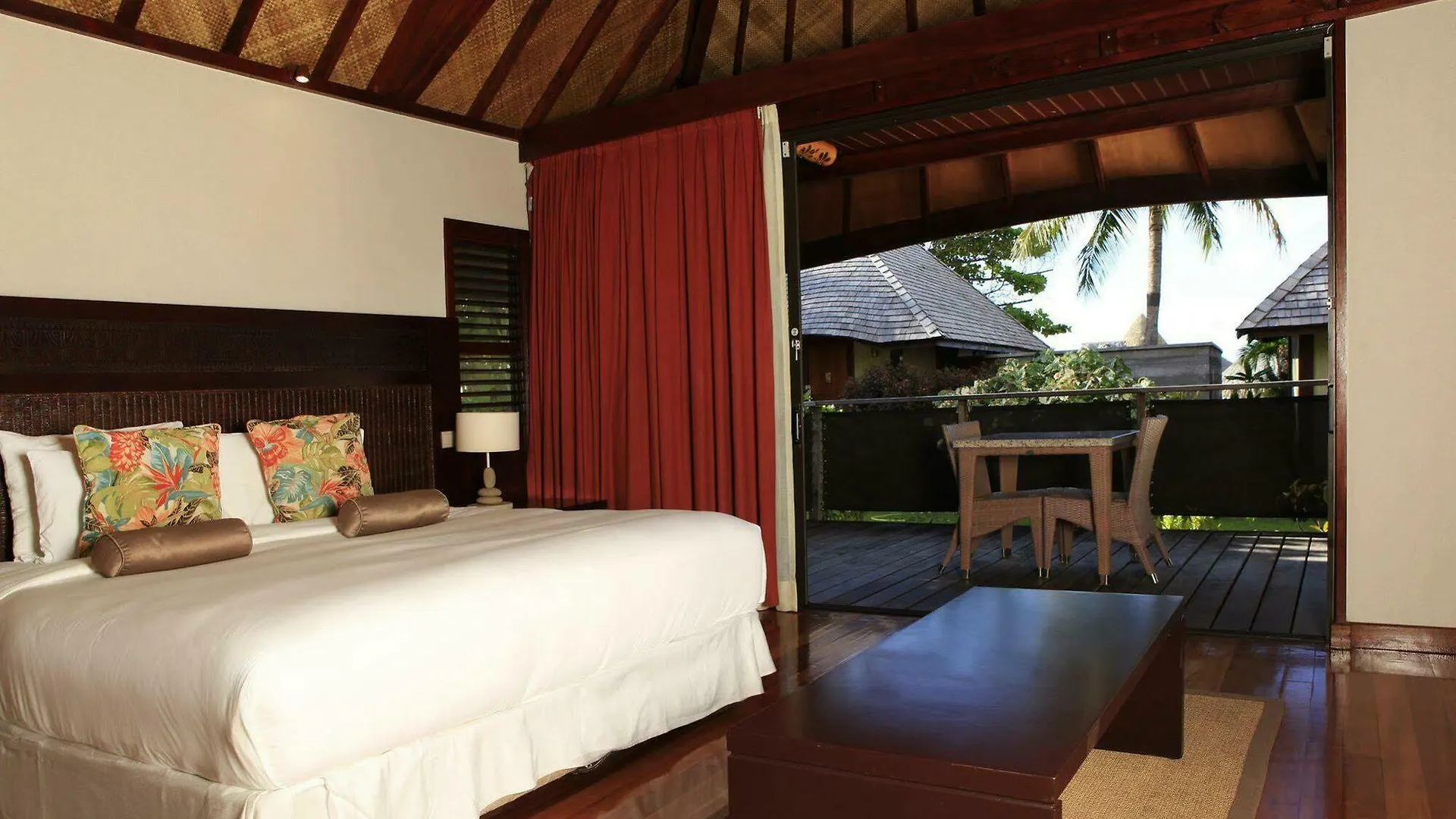 Hilton Moorea Lagoon Resort & Spa Papetoai 5*,