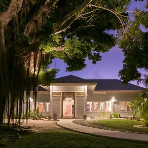 Hotel Beach, Moorea